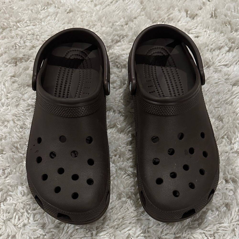 CROCS Classic Men’s Clog in Dark Brown